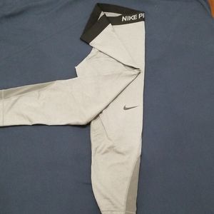 Nike Pro Cool capris